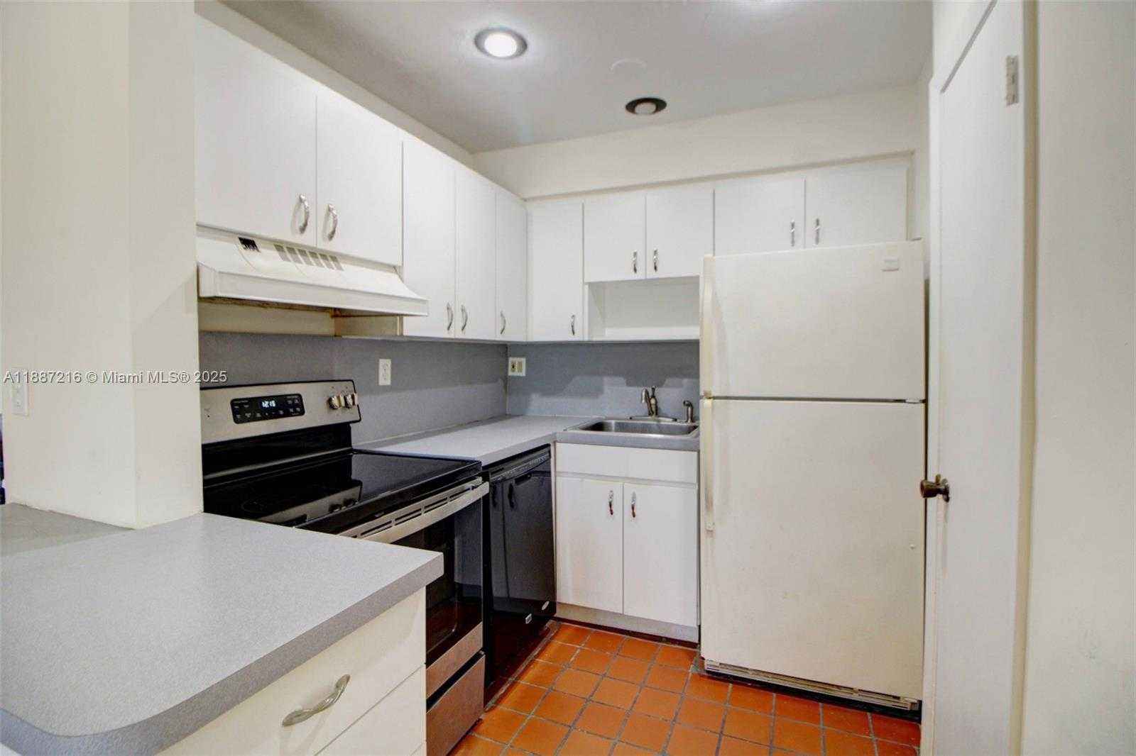 Small Image of 8701 SOUTH WEST 141ST ST #B4, Palmetto Bay Number 2