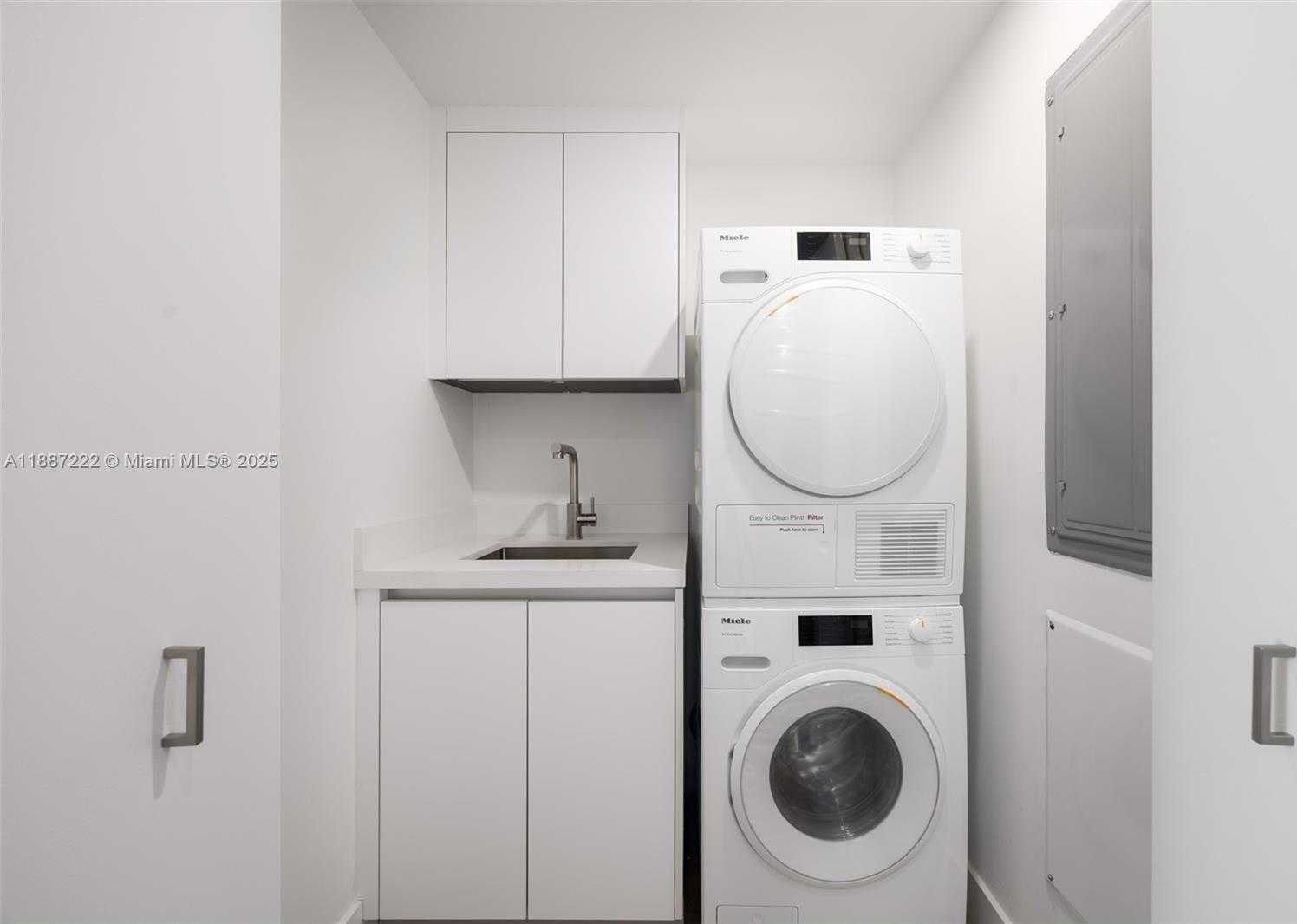 Small Image of 202 SUNRISE DR #202C, Key Biscayne Number 23