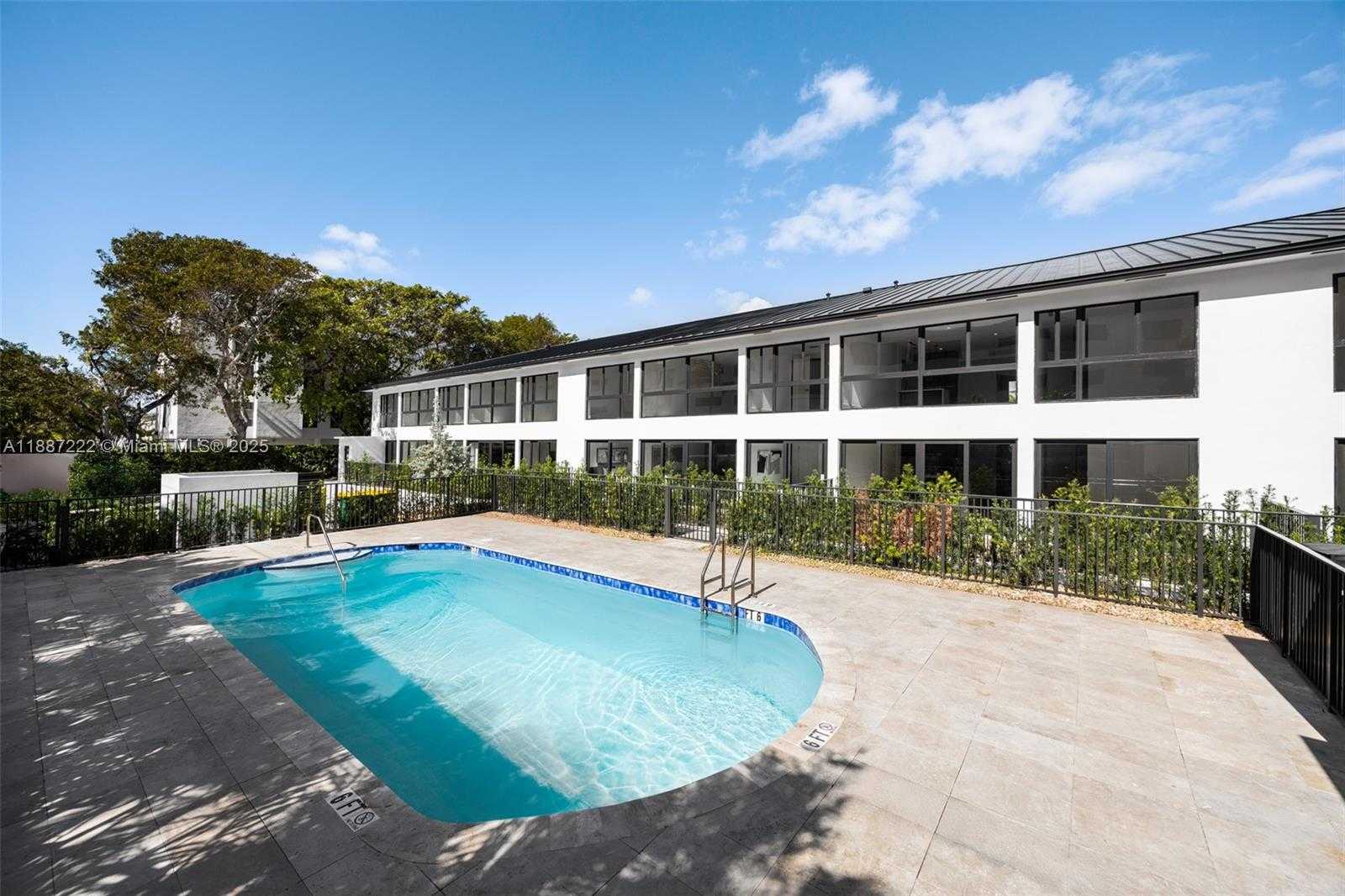 Small Image of 202 SUNRISE DR #202C, Key Biscayne Number 24
