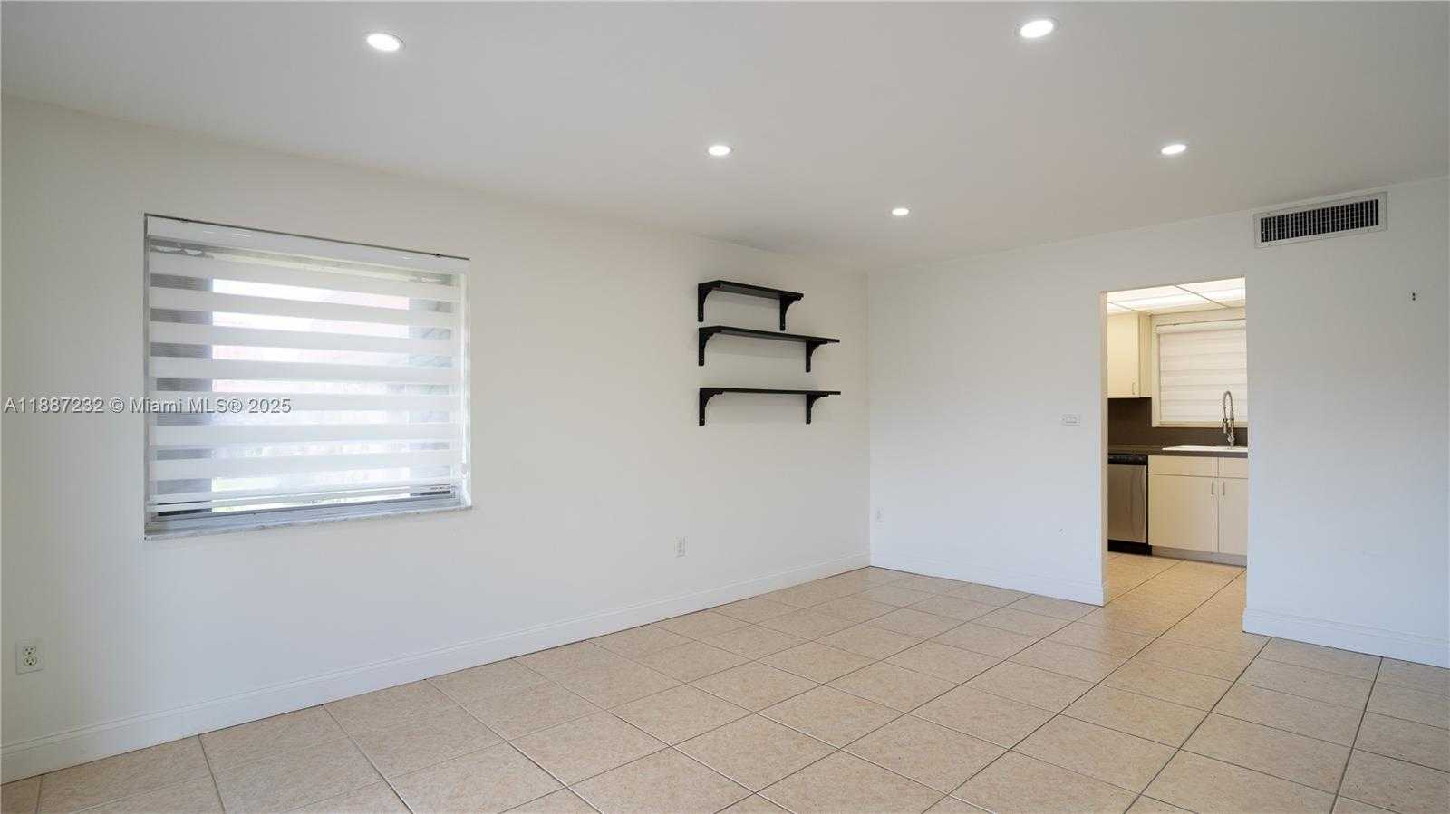 Small Image of 10477 SOUTH WEST 108TH AVE #226, Miami Number 5