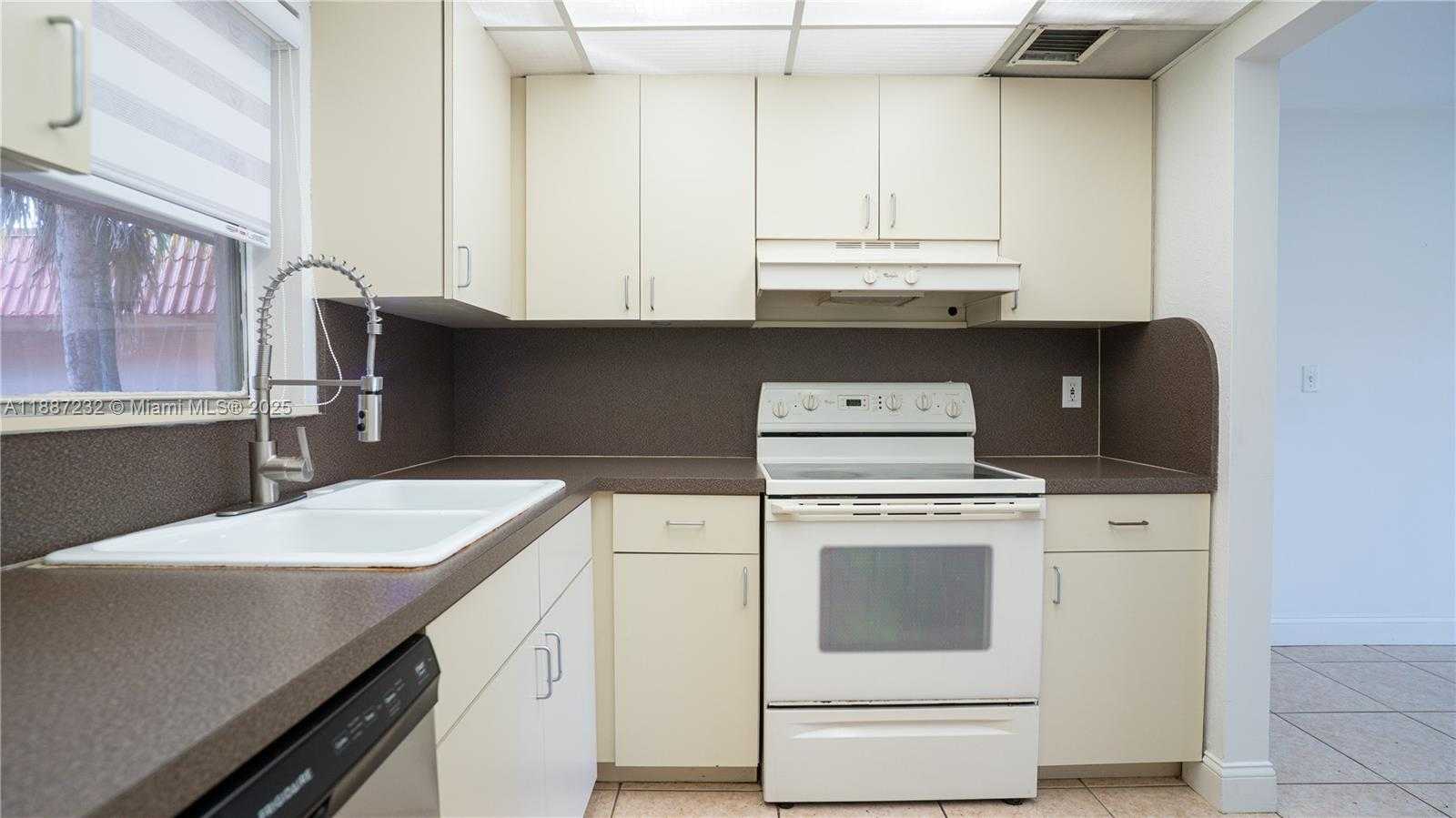Small Image of 10477 SOUTH WEST 108TH AVE #226, Miami Number 8