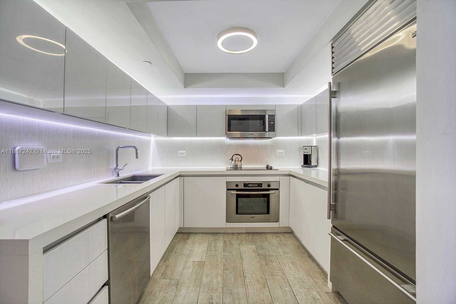 Small Image of 102 24 STREET #945, Miami Beach Number 7