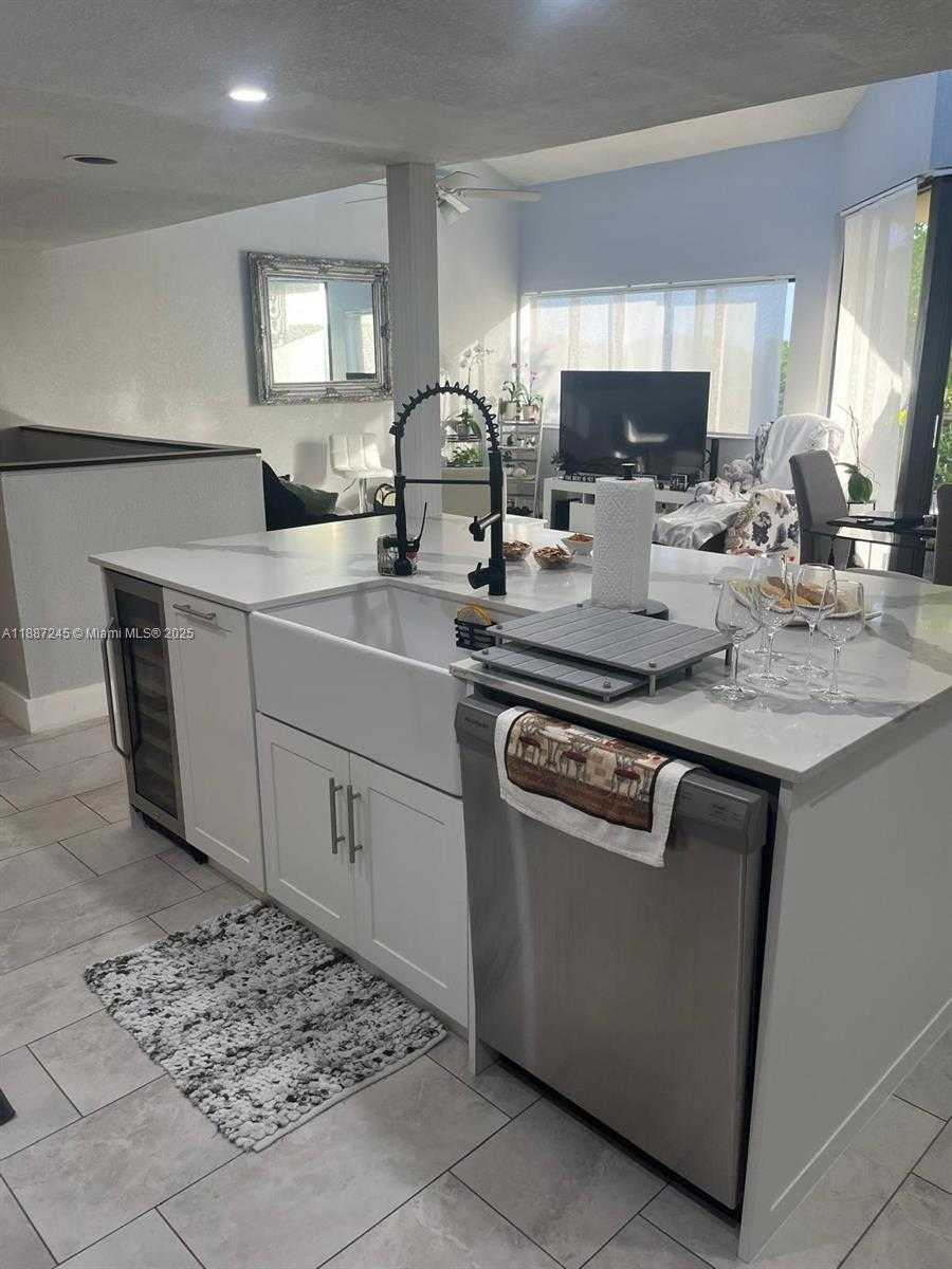 Small Image of 6666 SOUTH WEST 115TH CT #406, Miami Number 4