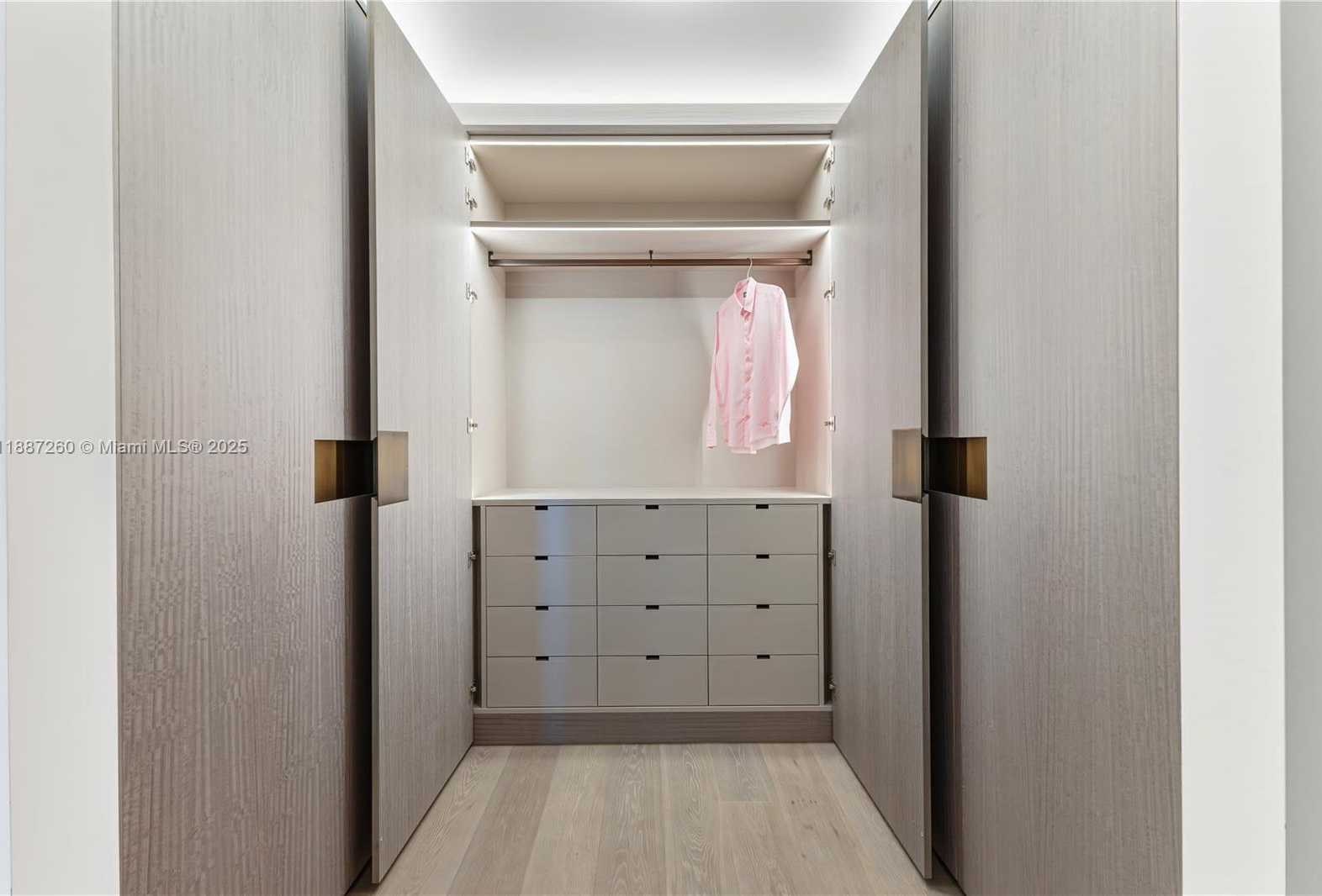 Small Image of 7085 FISHER ISLAND DR #7085, Miami Beach Number 29