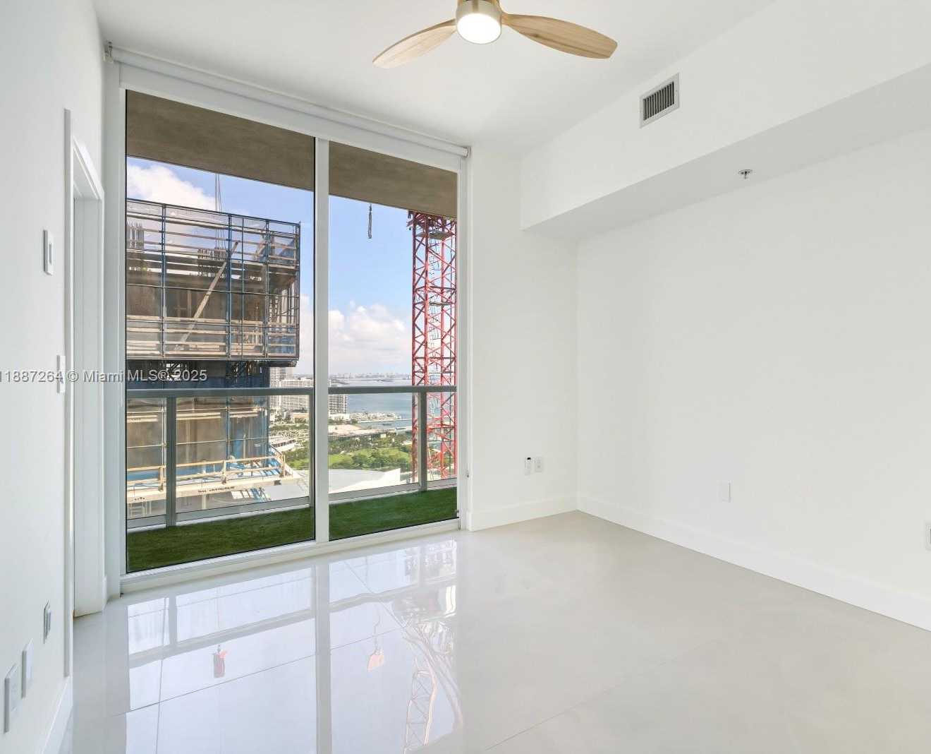 Small Image of 244 BISCAYNE BLVD #4404, Miami Number 13
