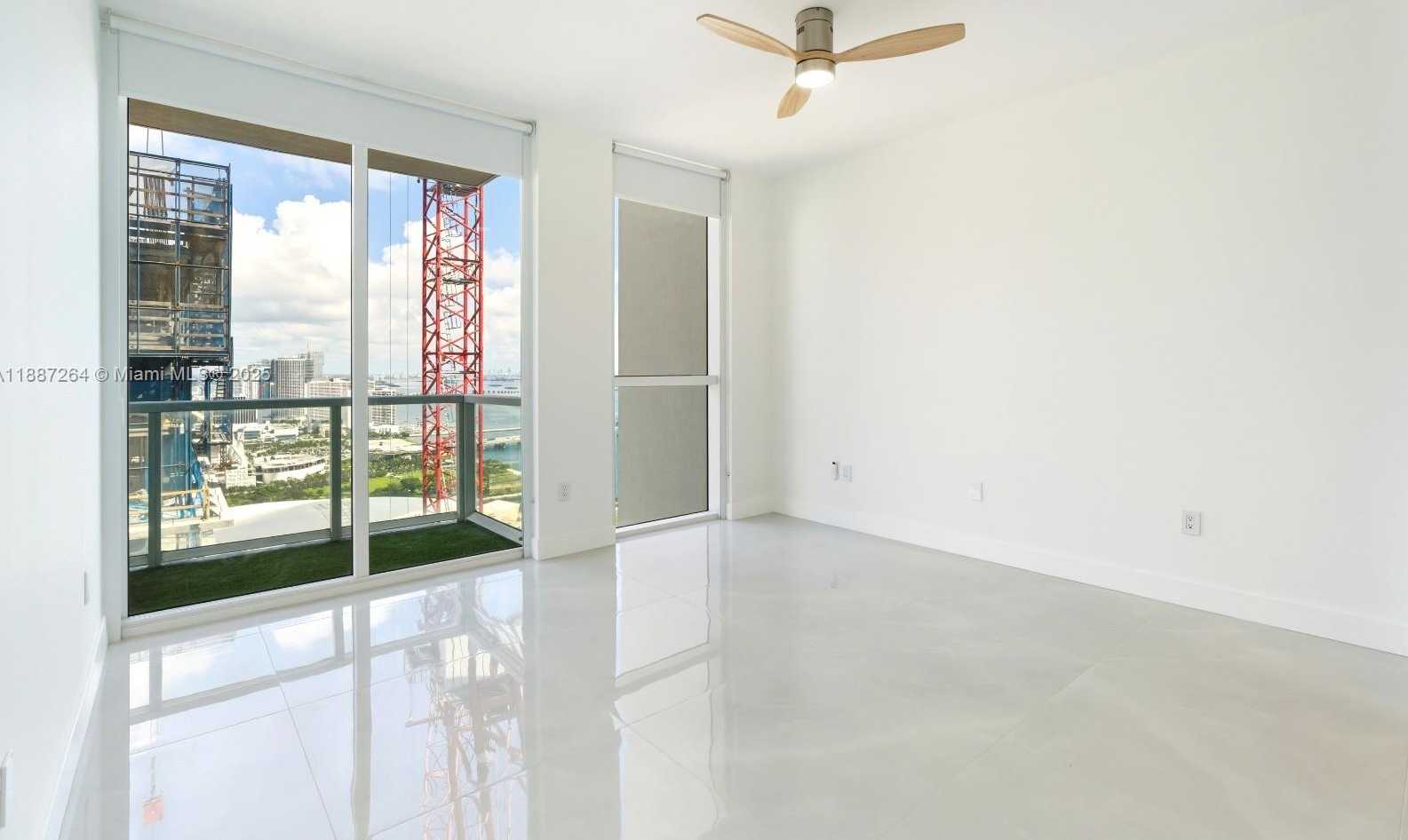 Small Image of 244 BISCAYNE BLVD #4404, Miami Number 17