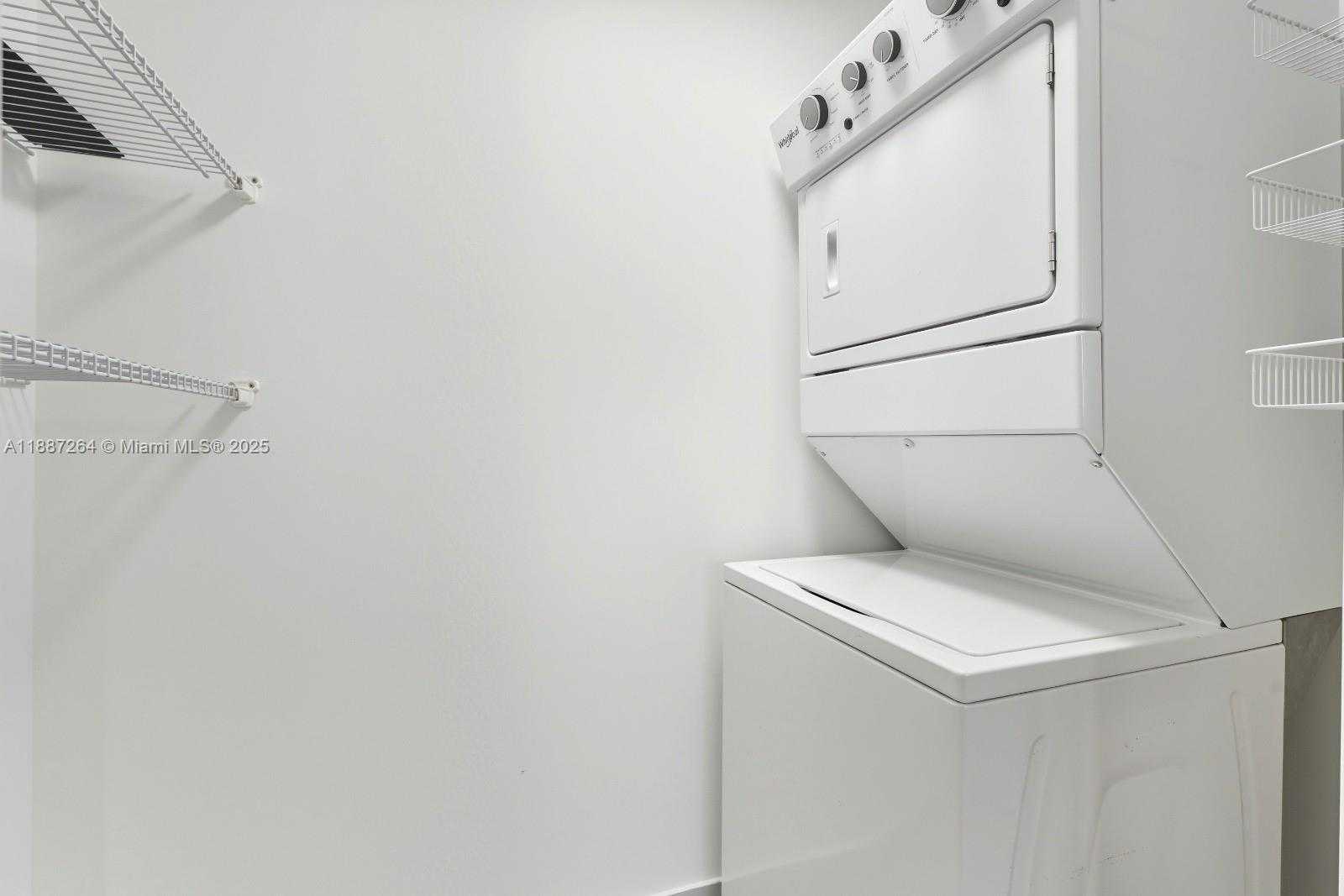 Small Image of 244 BISCAYNE BLVD #4404, Miami Number 18