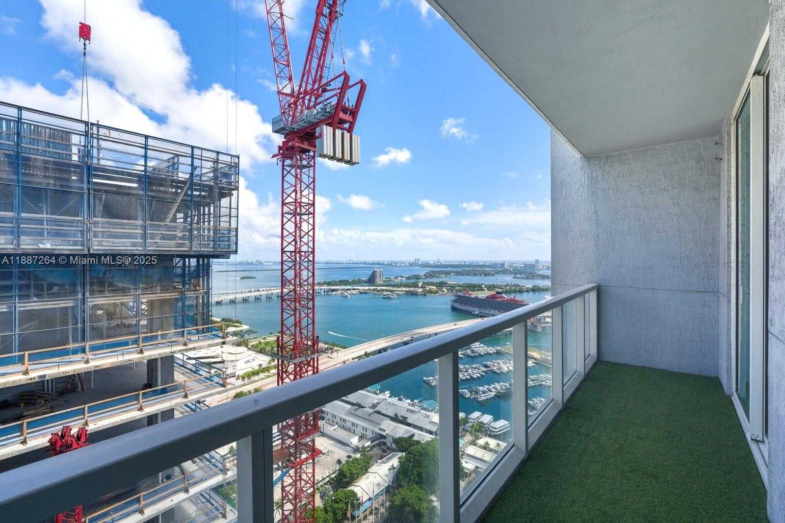Small Image of 244 BISCAYNE BLVD #4404, Miami Number 19