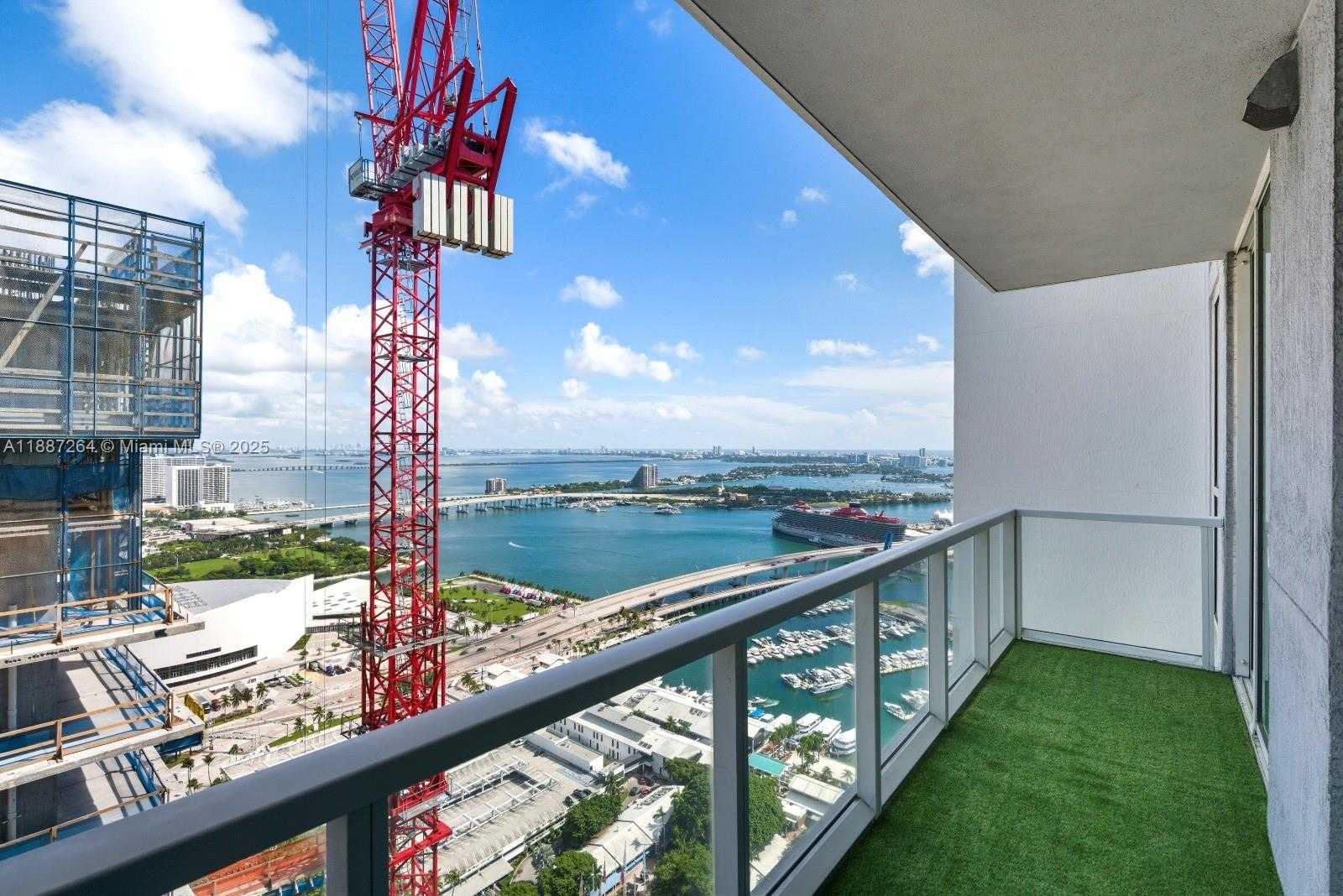 Small Image of 244 BISCAYNE BLVD #4404, Miami Number 20