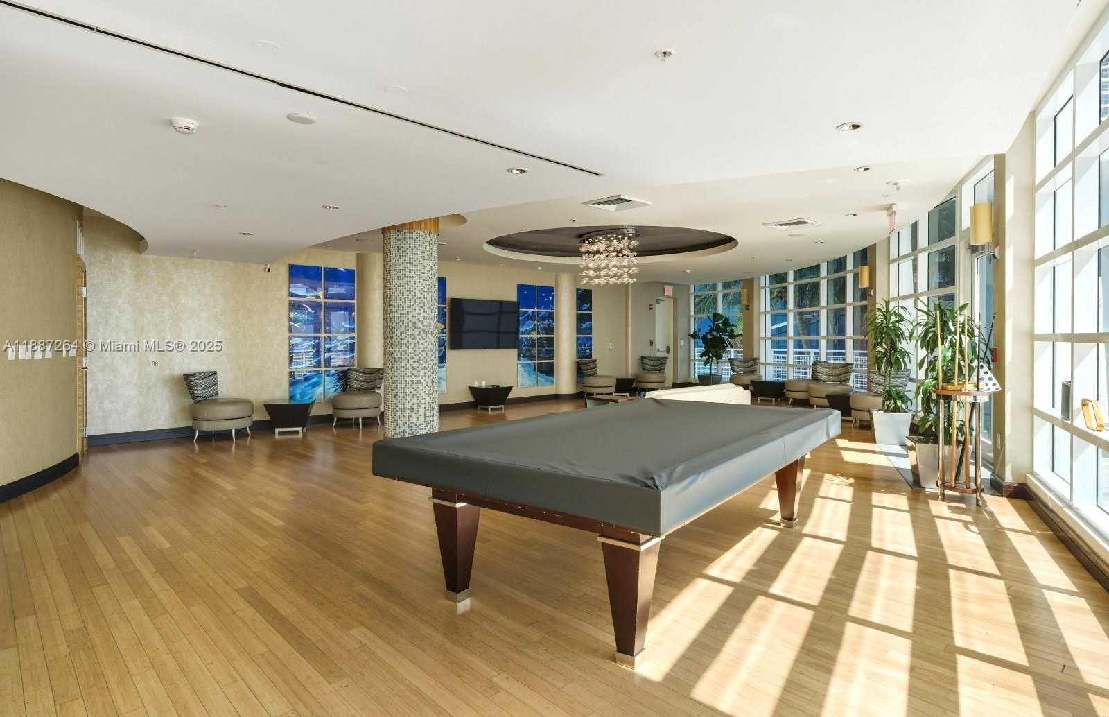Small Image of 244 BISCAYNE BLVD #4404, Miami Number 22