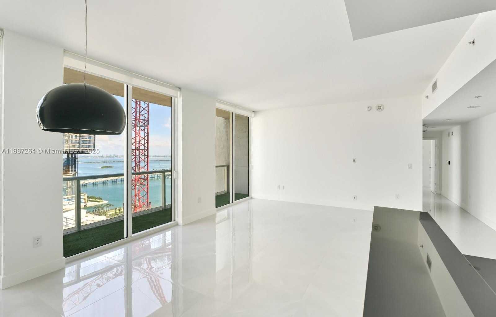 Small Image of 244 BISCAYNE BLVD #4404, Miami Number 8