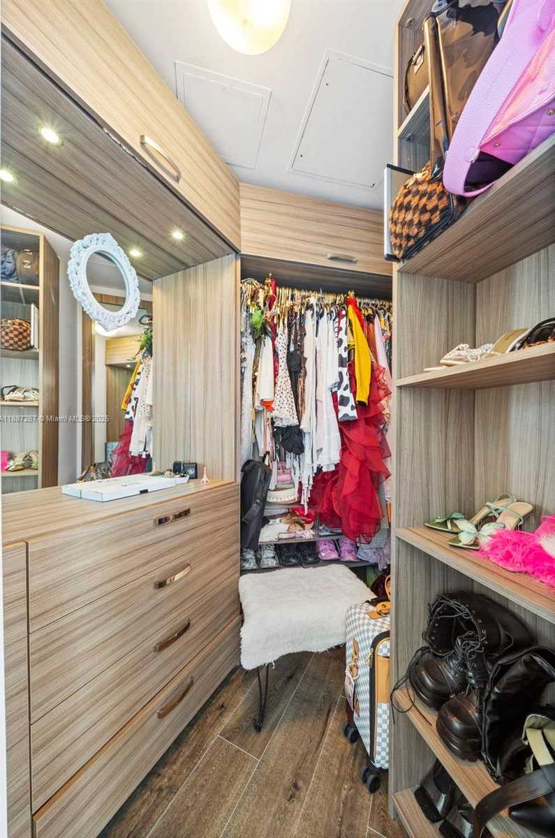 Small Image of 2020 NORTH BAYSHORE DR #3501, Miami Number 20