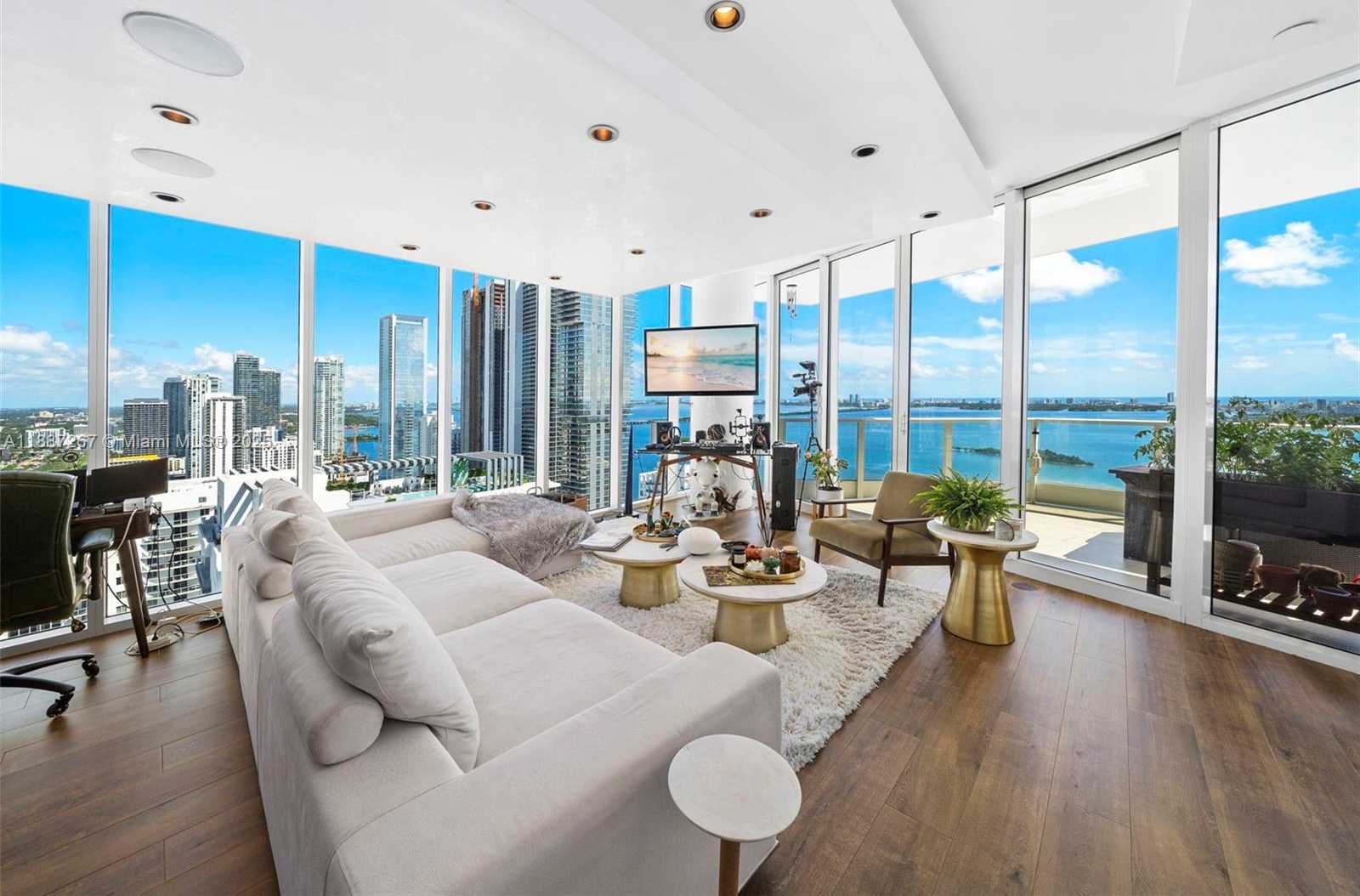 Small Image of 2020 NORTH BAYSHORE DR #3501, Miami Number 4
