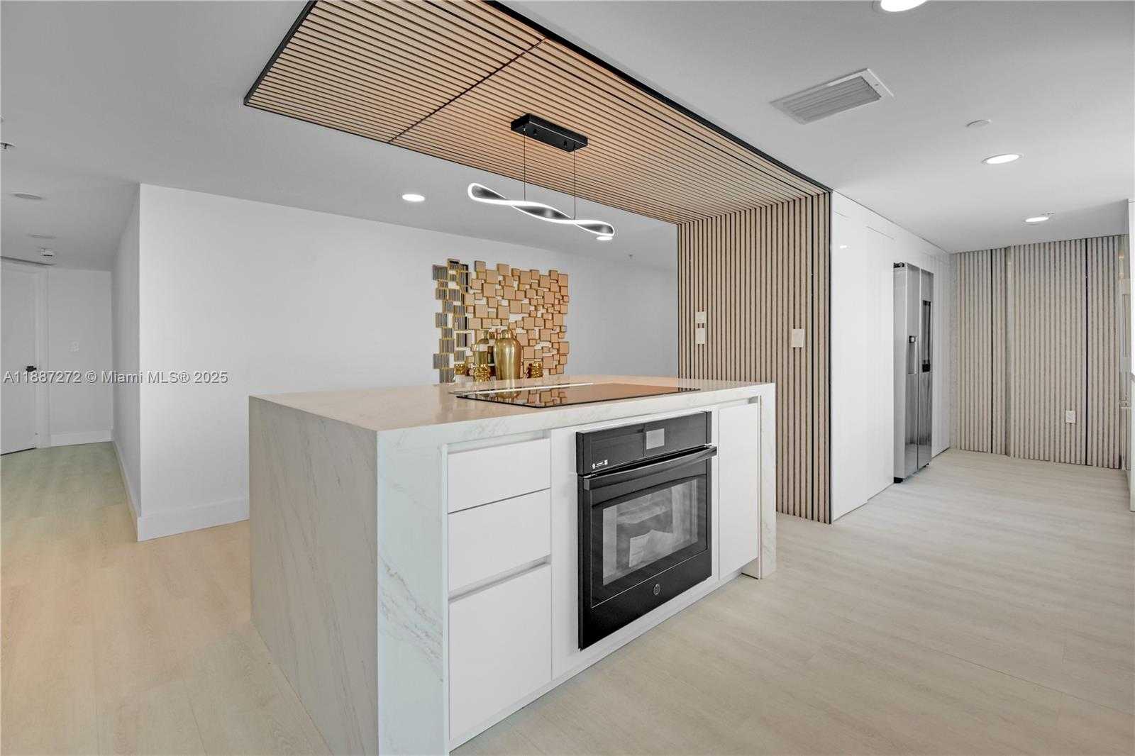 Small Image of 1800 NORTH BAYSHORE DR #2201, Miami Number 12