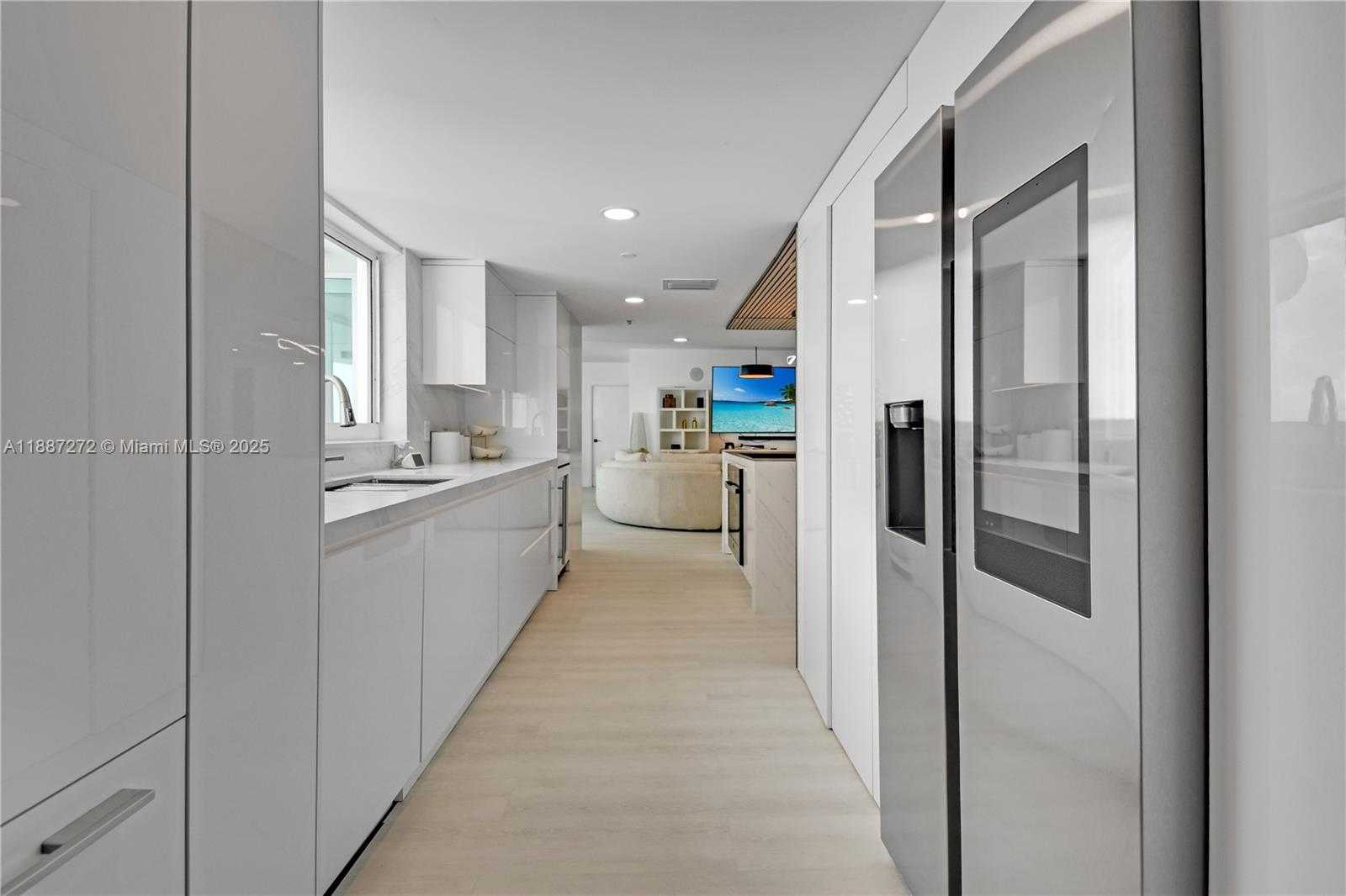 Small Image of 1800 NORTH BAYSHORE DR #2201, Miami Number 16