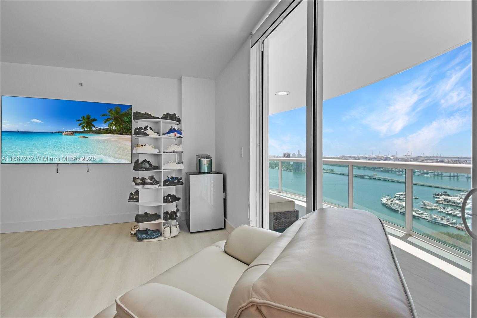 Small Image of 1800 NORTH BAYSHORE DR #2201, Miami Number 20
