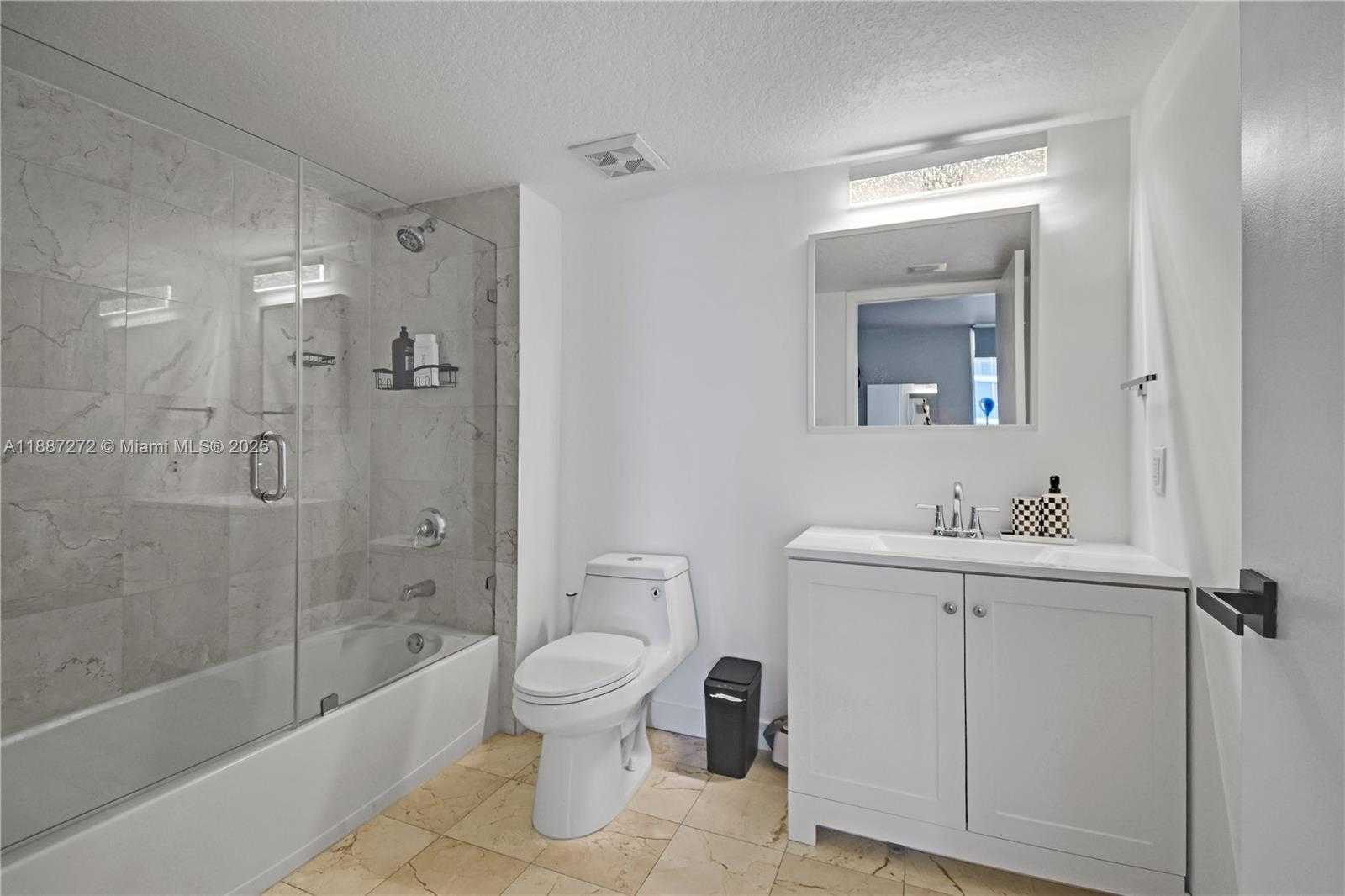 Small Image of 1800 NORTH BAYSHORE DR #2201, Miami Number 27