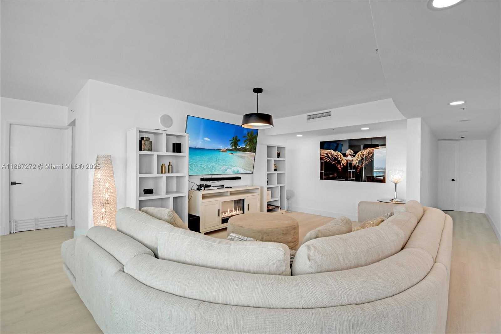 Small Image of 1800 NORTH BAYSHORE DR #2201, Miami Number 4