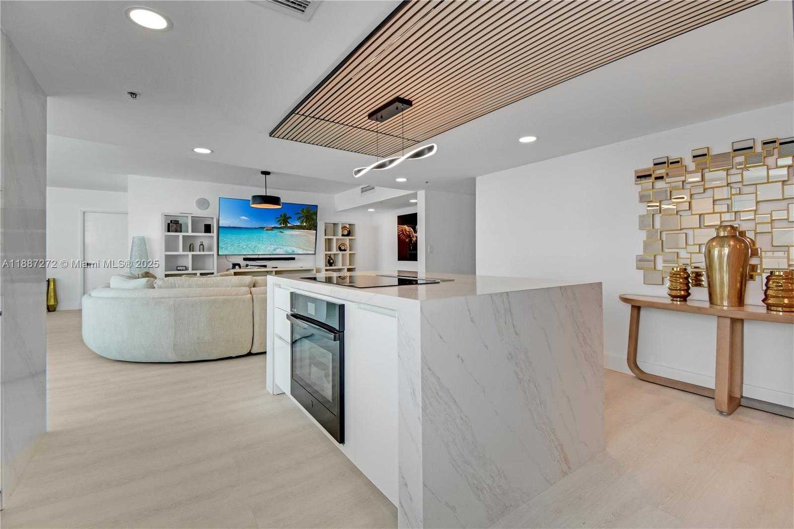 Small Image of 1800 NORTH BAYSHORE DR #2201, Miami Number 5