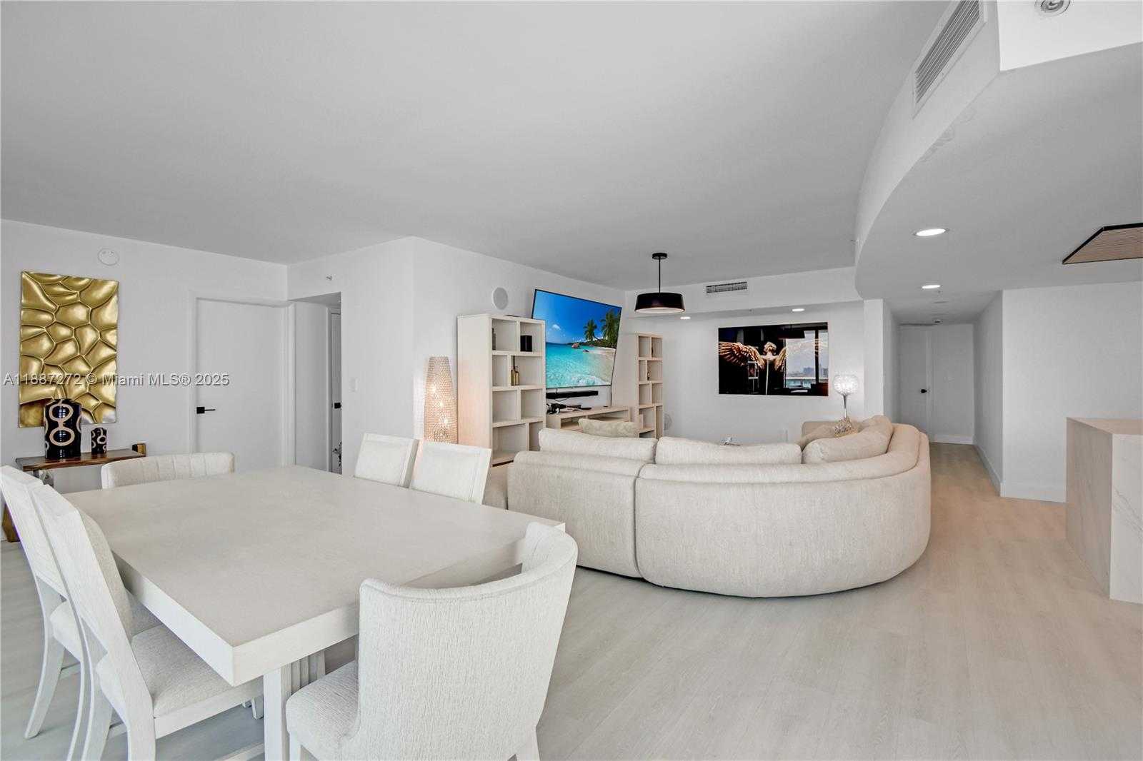 Small Image of 1800 NORTH BAYSHORE DR #2201, Miami Number 9