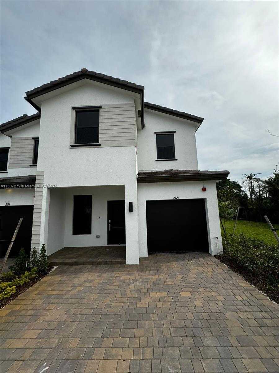 Small Image of Pembroke Pines Number 2