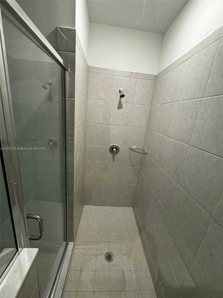 Small Image of Pembroke Pines Number 26