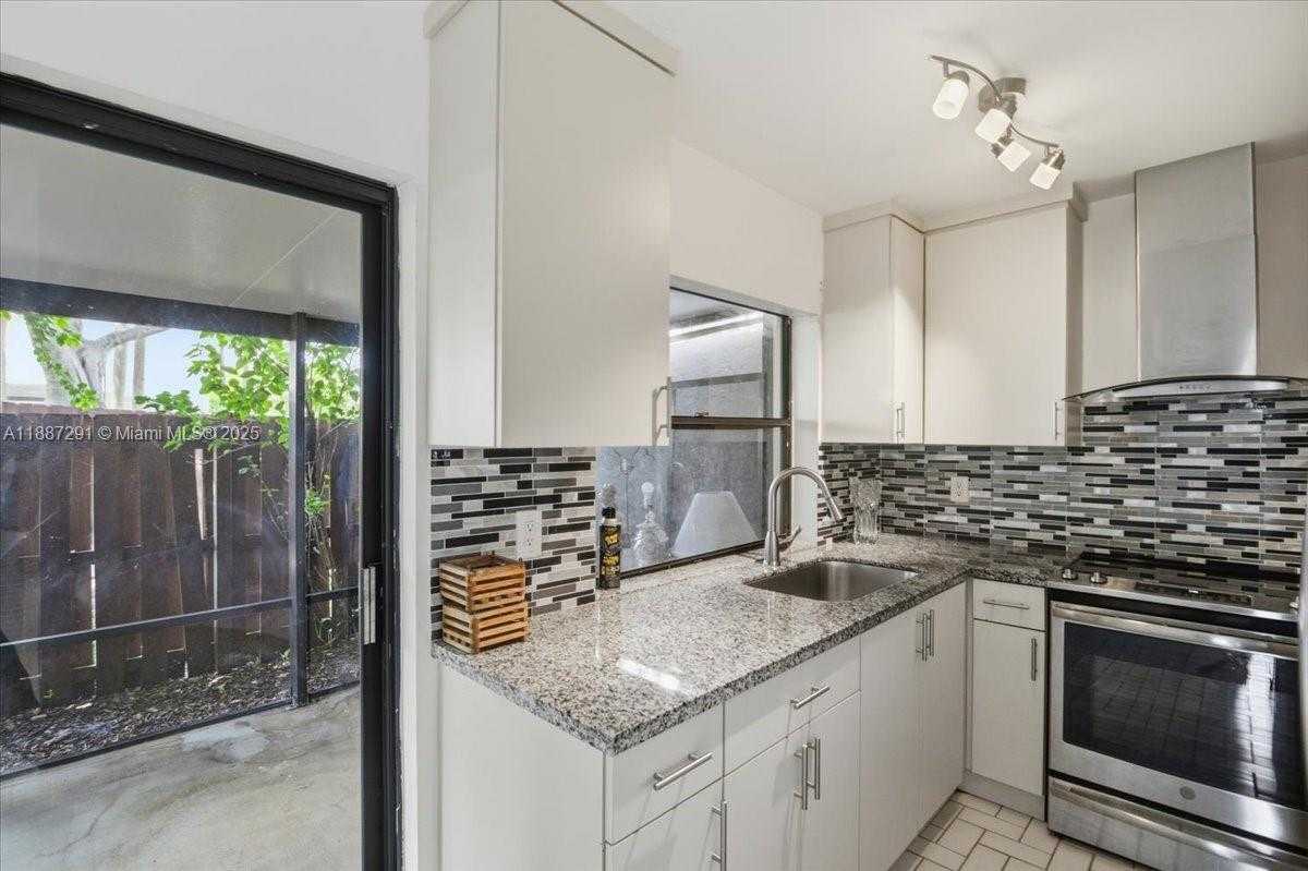 Small Image of 17270 NORTH WEST 60TH CT, Hialeah Number 21