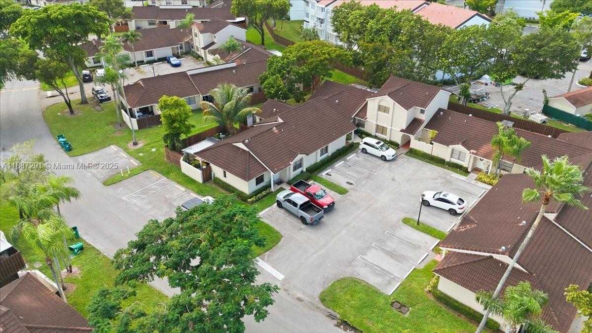 Small Image of 17270 NORTH WEST 60TH CT, Hialeah Number 27
