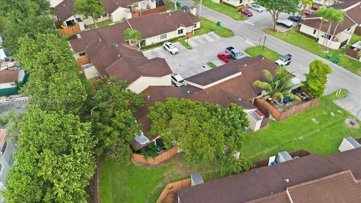 Small Image of 17270 NORTH WEST 60TH CT, Hialeah Number 30