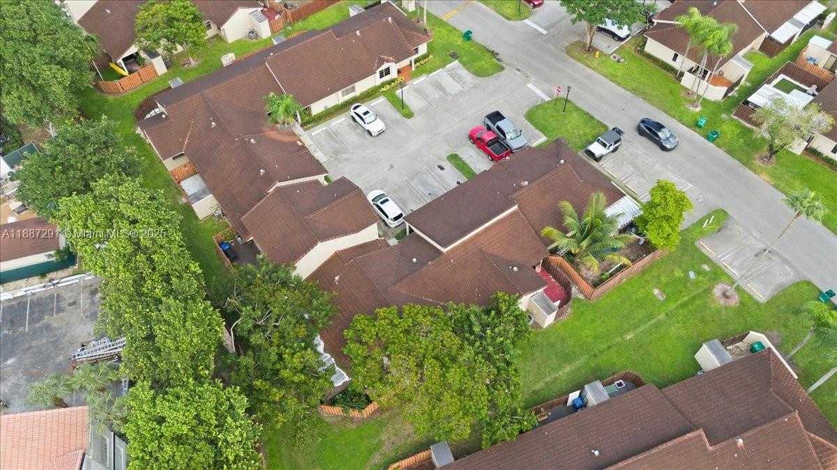 Small Image of 17270 NORTH WEST 60TH CT, Hialeah Number 32