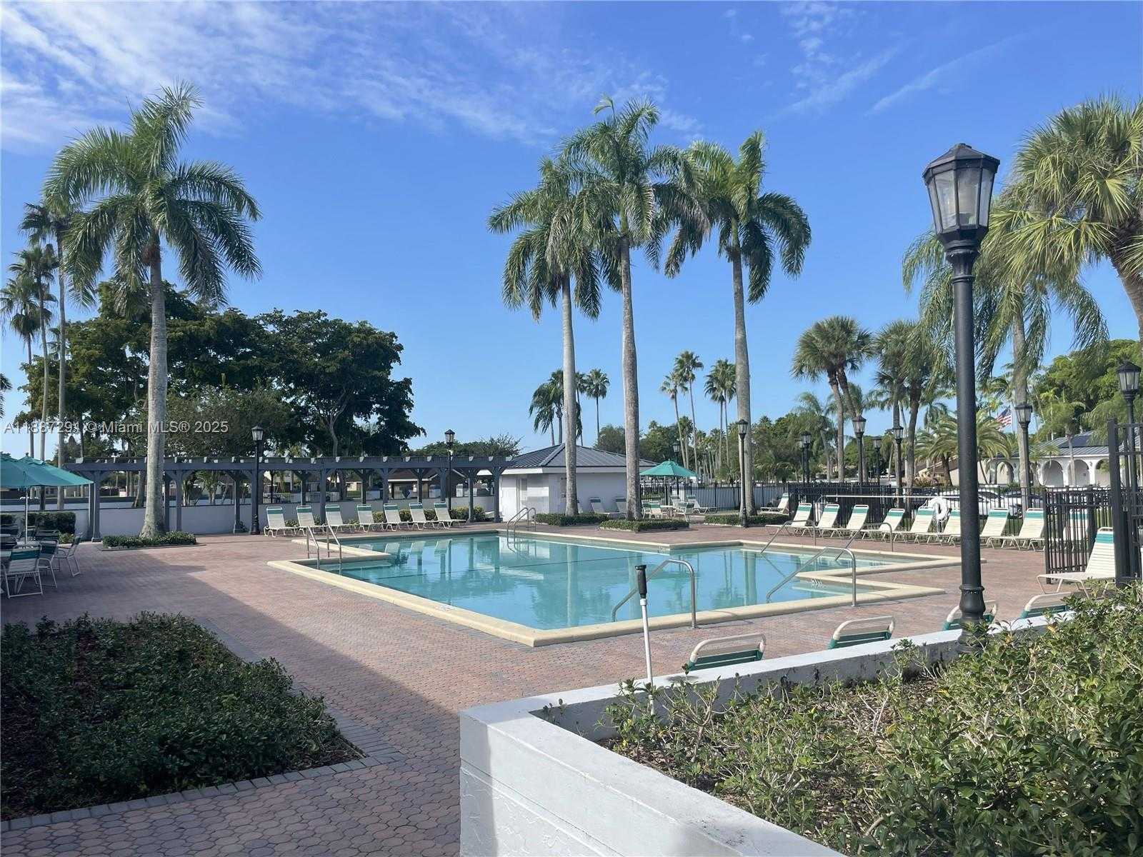 Small Image of 17270 NORTH WEST 60TH CT, Hialeah Number 8