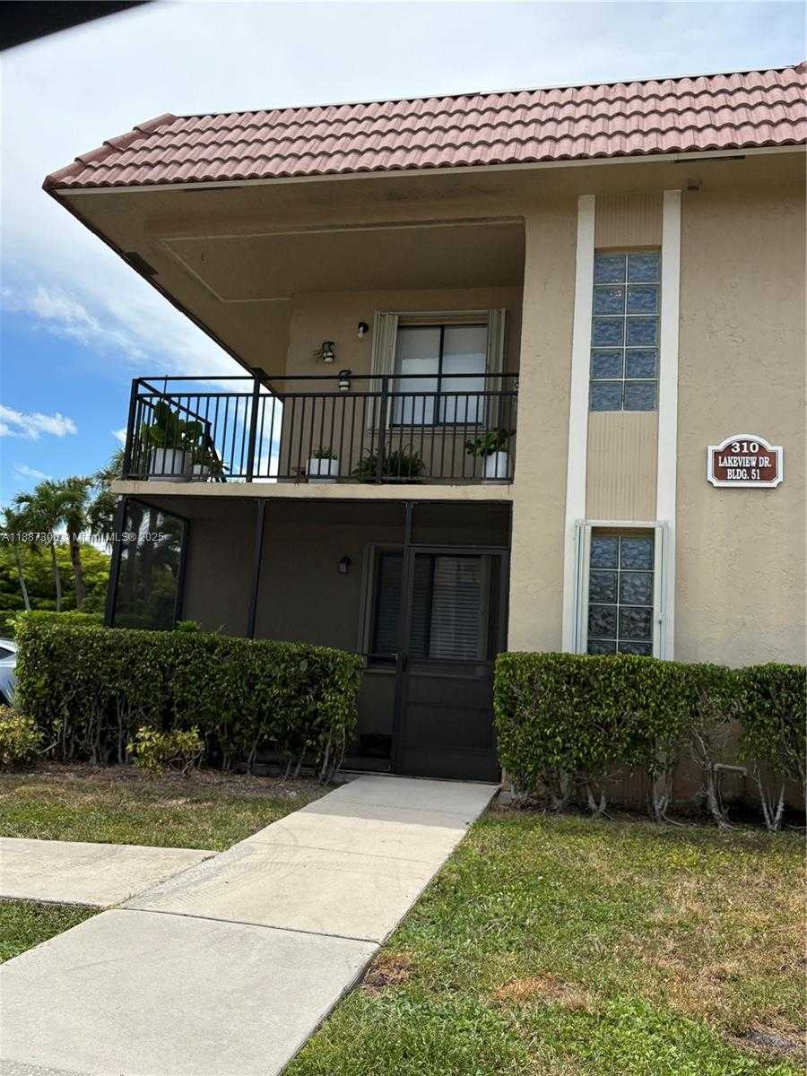 Small Image of 310 LAKEVIEW DR #201, Weston Number 17