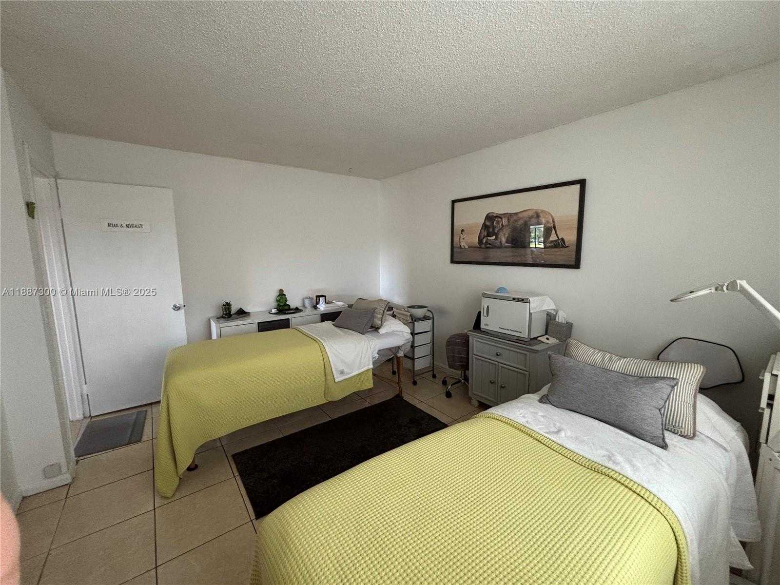 Small Image of 310 LAKEVIEW DR #201, Weston Number 8