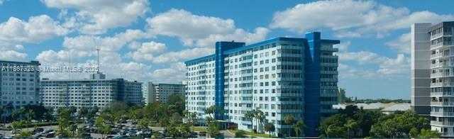 Small Image of 4001 HILLCREST DR #602-4, Hollywood Number 22