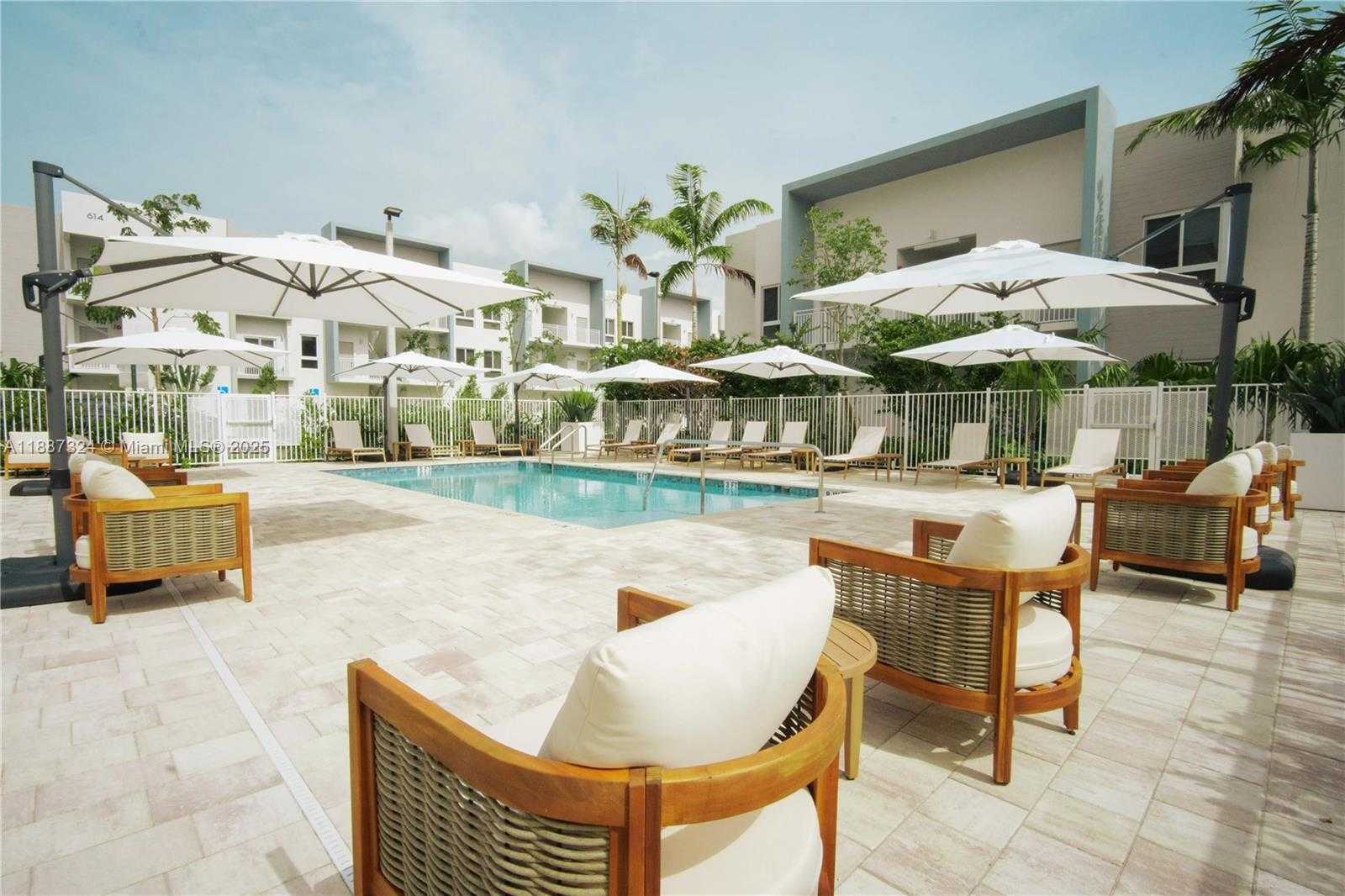 Small Image of 610 NORTH EAST 2ND ST #305, Dania Beach Number 13