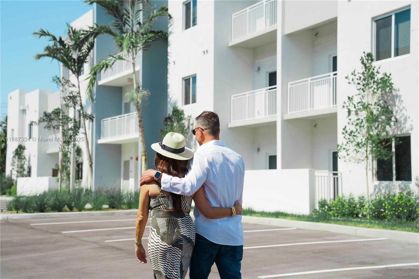 Small Image of 610 NORTH EAST 2ND ST #305, Dania Beach Number 6