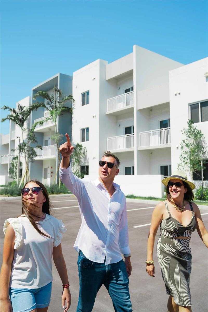 Small Image of 610 NORTH EAST 2ND ST #305, Dania Beach Number 7