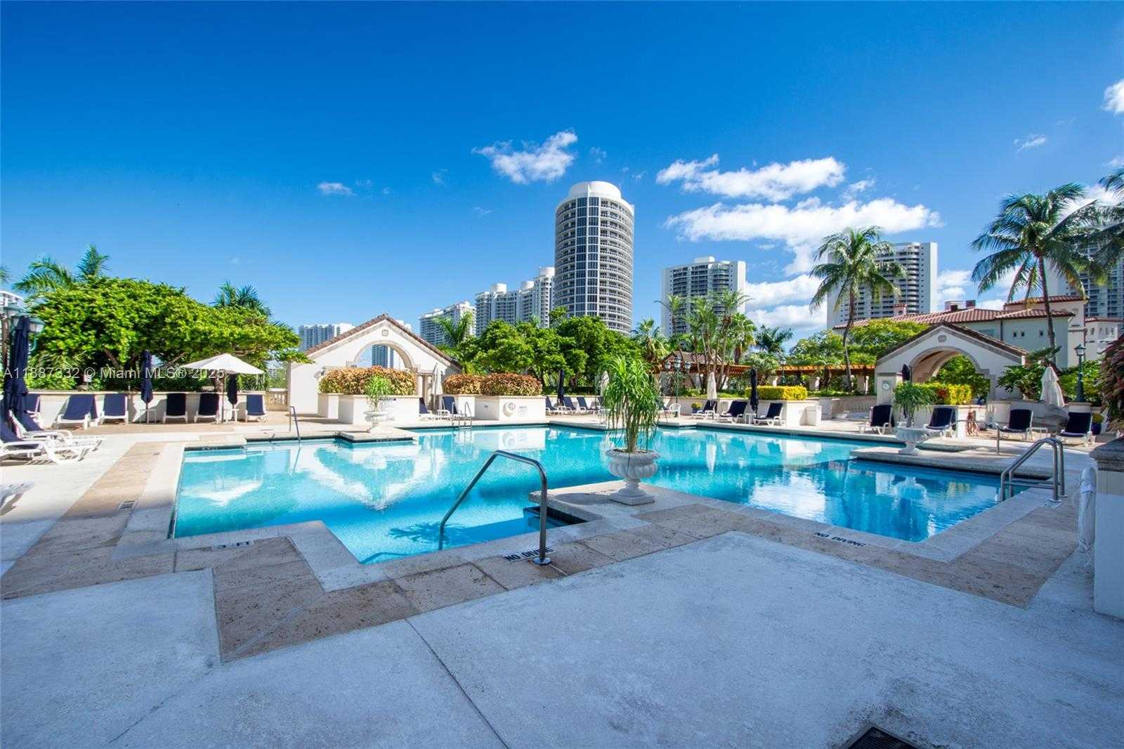 Small Image of 2000 ISLAND BLVD #1002, Aventura Number 24