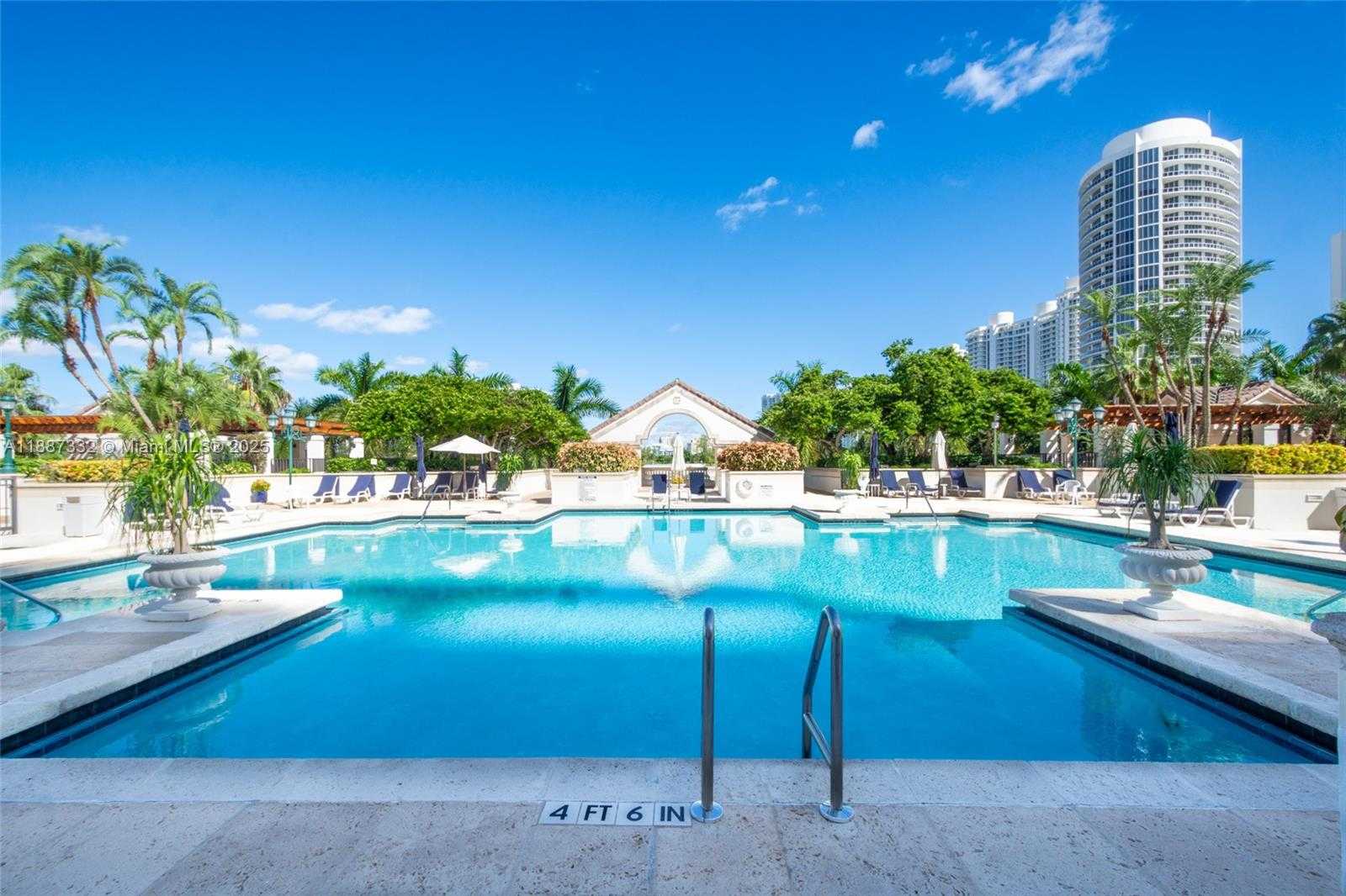 Small Image of 2000 ISLAND BLVD #1002, Aventura Number 25