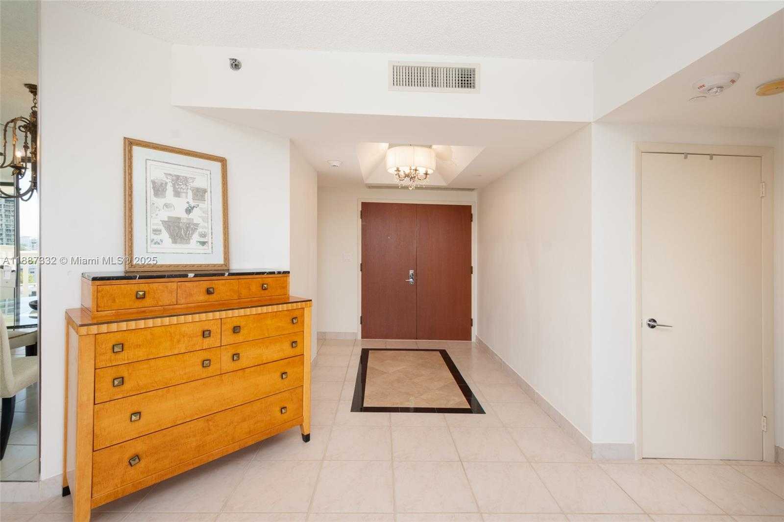 Small Image of 2000 ISLAND BLVD #1002, Aventura Number 5