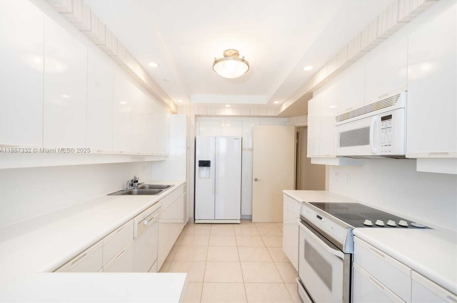 Small Image of 2000 ISLAND BLVD #1002, Aventura Number 8