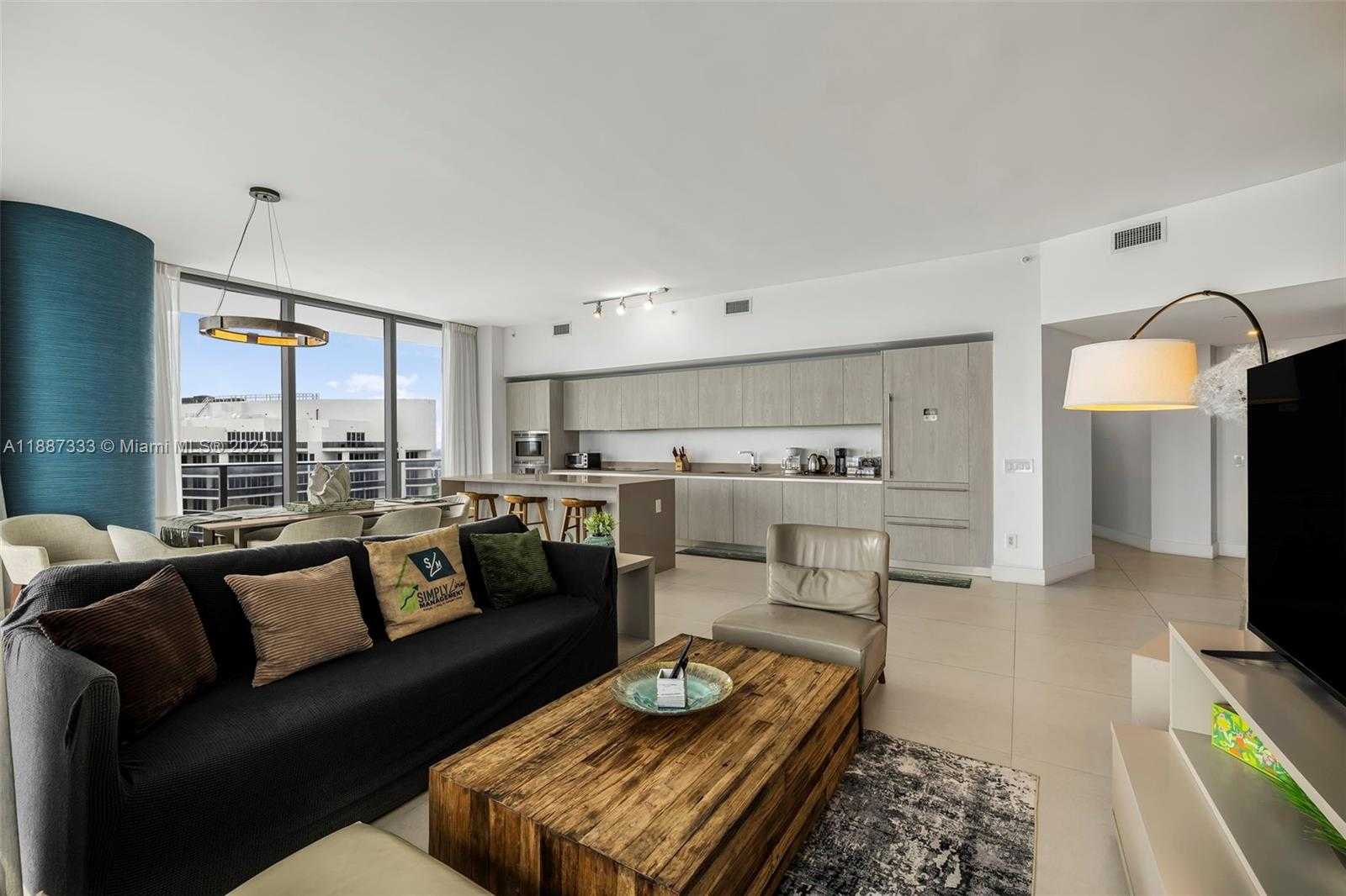 Small Image of 4111 SOUTH OCEAN DR #LPH1, Hollywood Number 19