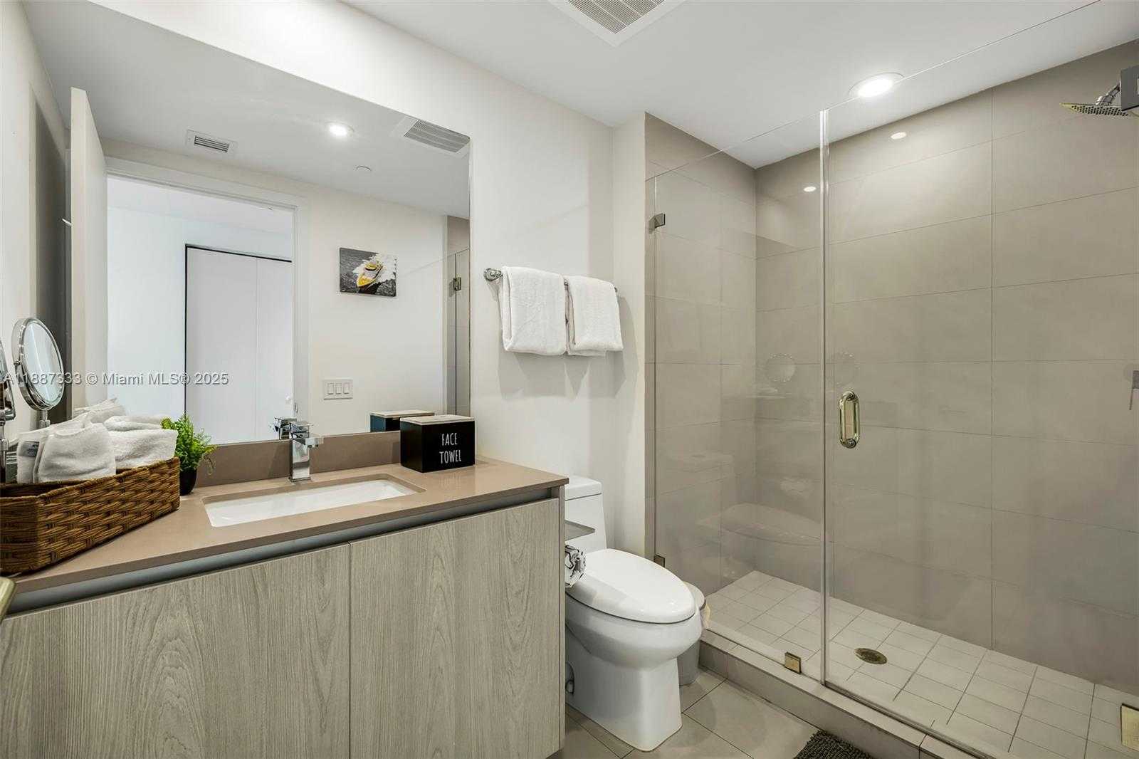 Small Image of 4111 SOUTH OCEAN DR #LPH1, Hollywood Number 26