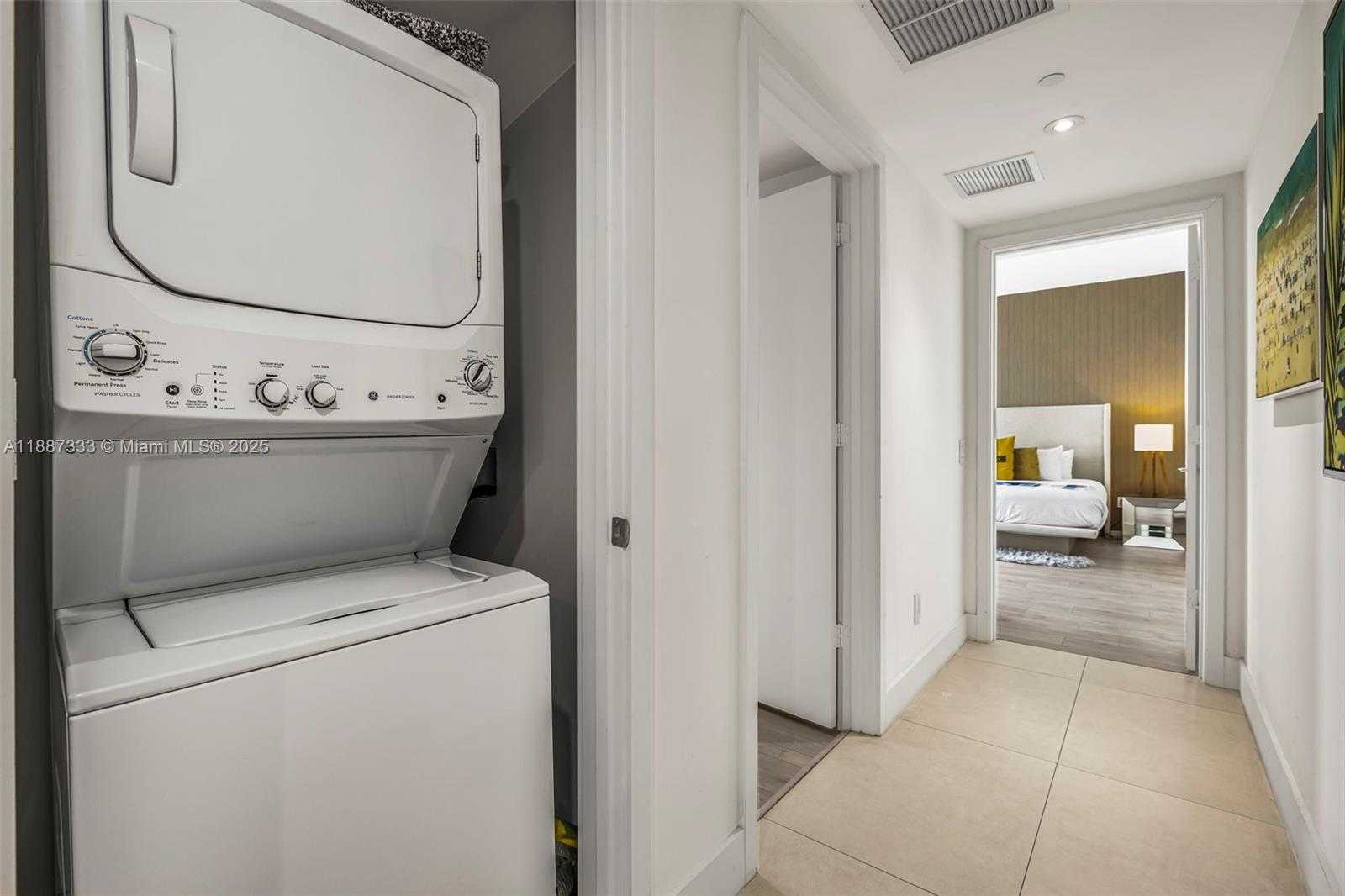 Small Image of 4111 SOUTH OCEAN DR #LPH1, Hollywood Number 31