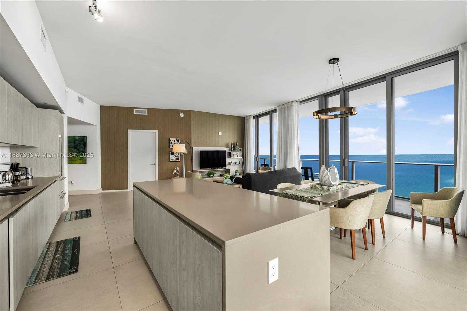 Small Image of 4111 SOUTH OCEAN DR #LPH1, Hollywood Number 35