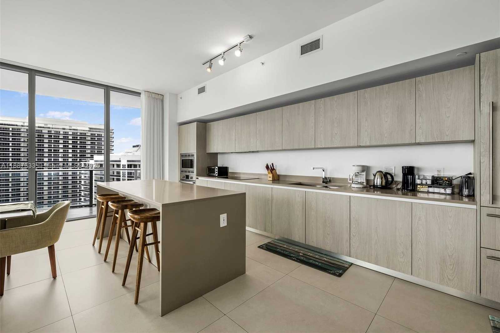 Small Image of 4111 SOUTH OCEAN DR #LPH1, Hollywood Number 39