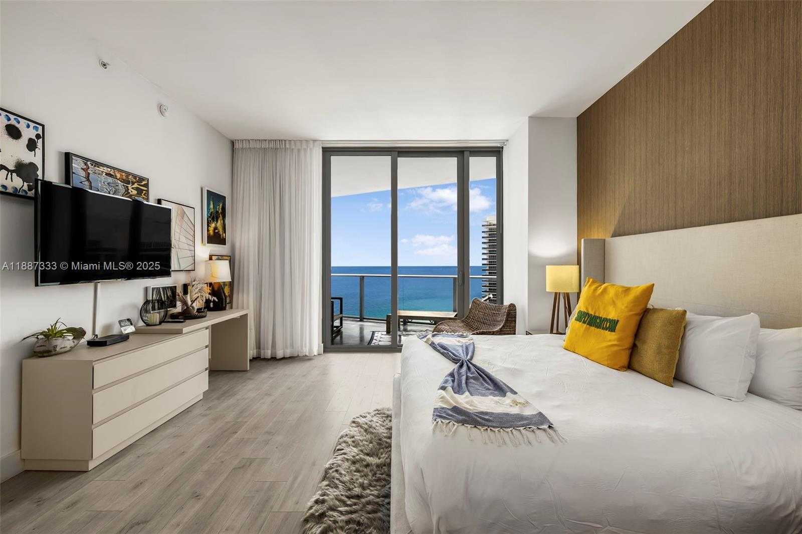 Small Image of 4111 SOUTH OCEAN DR #LPH1, Hollywood Number 5