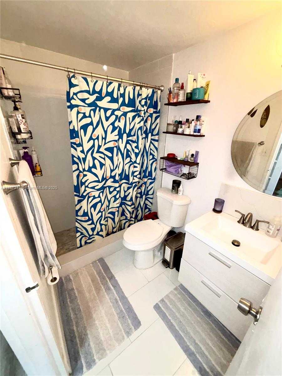 Small Image of 801 BRICKELL BAY DR #1569, Miami Number 12