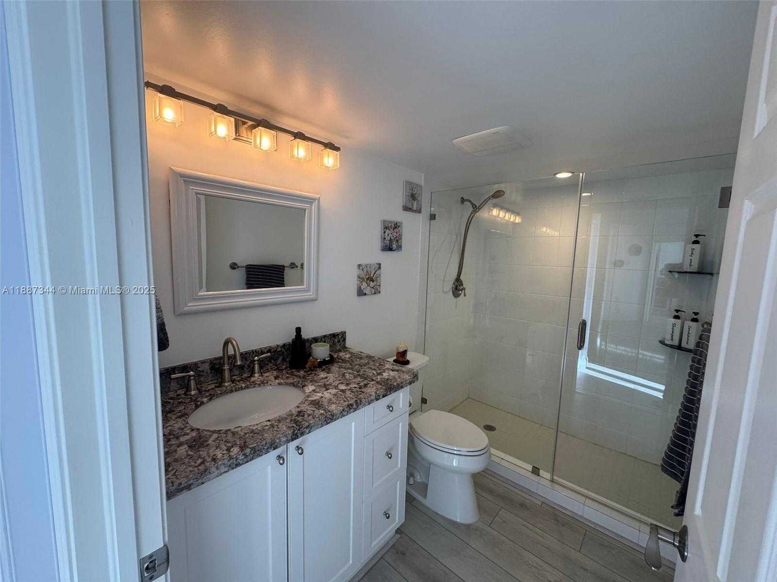 Small Image of 3530 MYSTIC POINTE DR #2403, Aventura Number 11