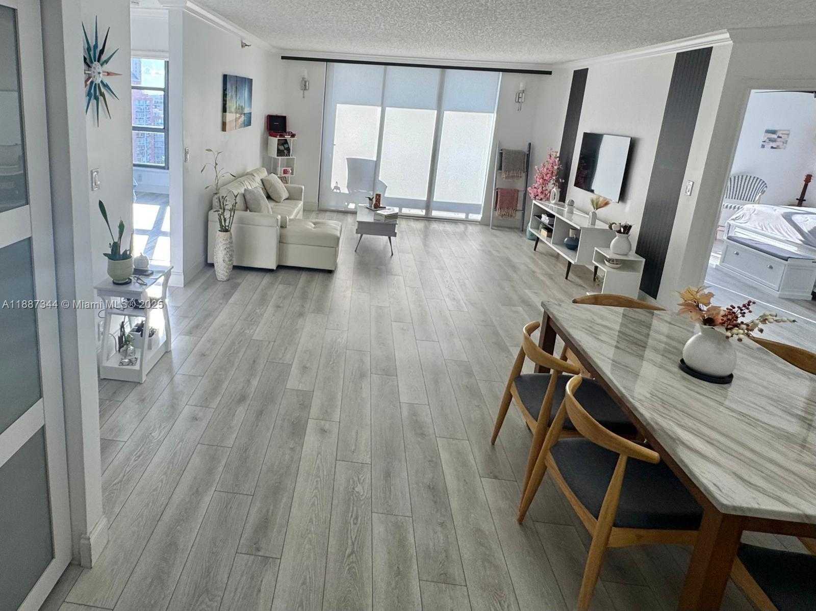 Small Image of 3530 MYSTIC POINTE DR #2403, Aventura Number 19